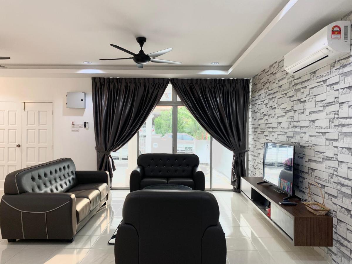 Langkawi Cozy Holiday Home At Bukit Indah By Zervin Kuah Exterior photo