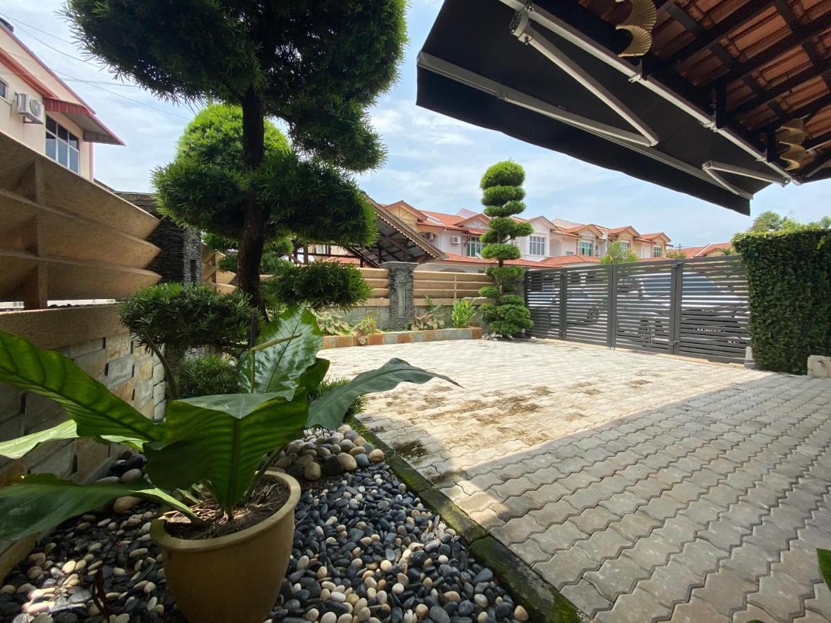 Langkawi Cozy Holiday Home At Bukit Indah By Zervin Kuah Exterior photo