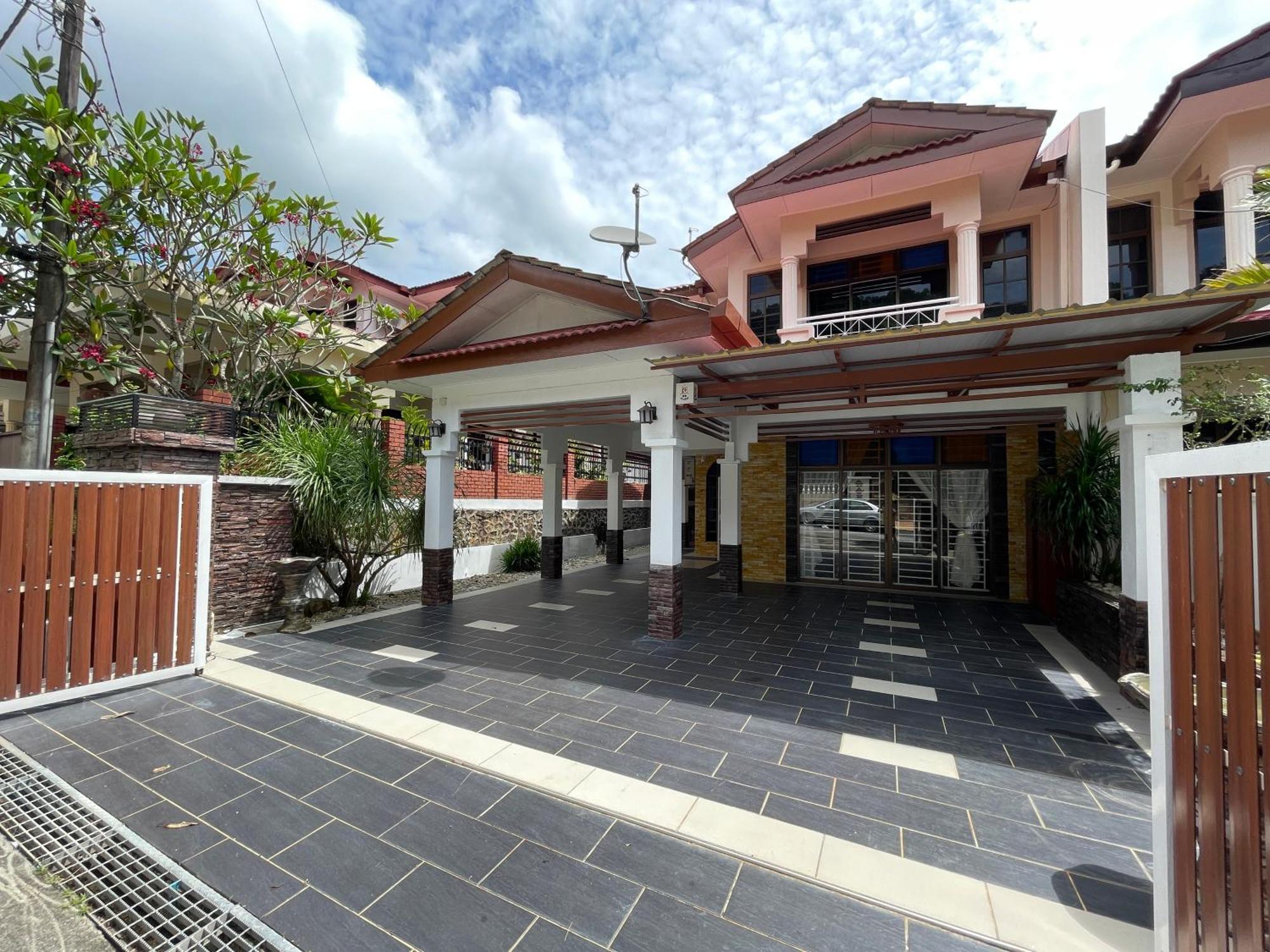 Langkawi Cozy Holiday Home At Bukit Indah By Zervin Kuah Exterior photo